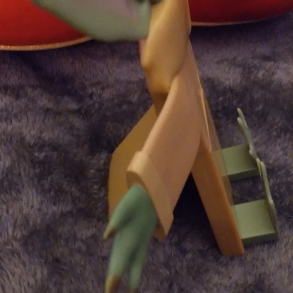 "THE MANDALORIAN ..BABY YODA" FLEXIBLE ..ADJUSTABLE PHONE HOLDER - Picture 6 of 7